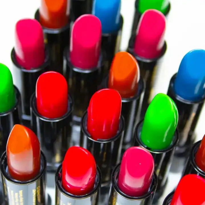 MOOD LIPS Color Changing Lipstick 10 Pack Set - Image 7